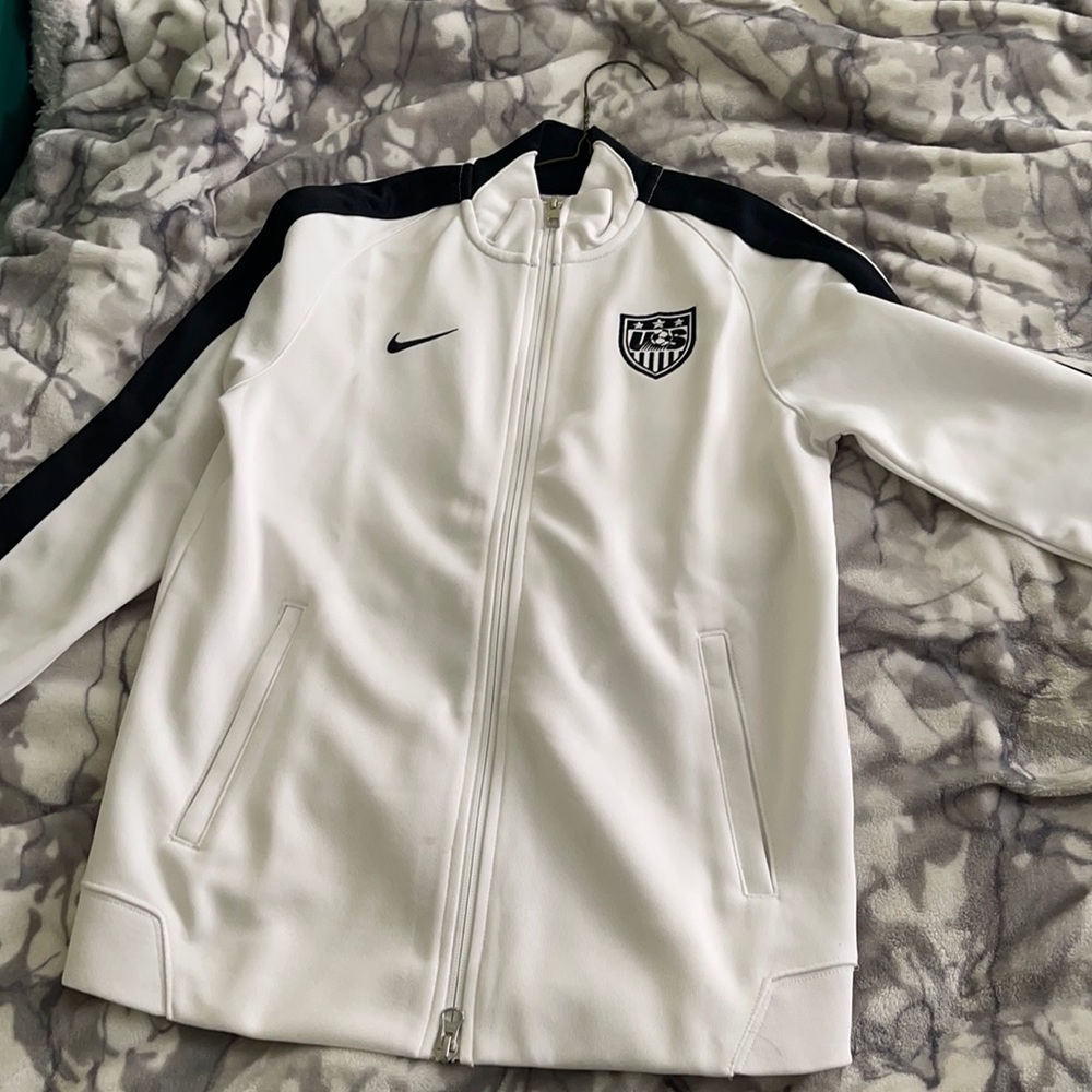White Nike medium size jacket